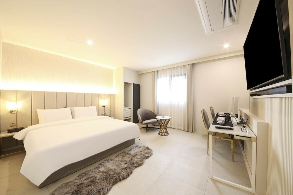 Фото Denbasta Signature Hotel