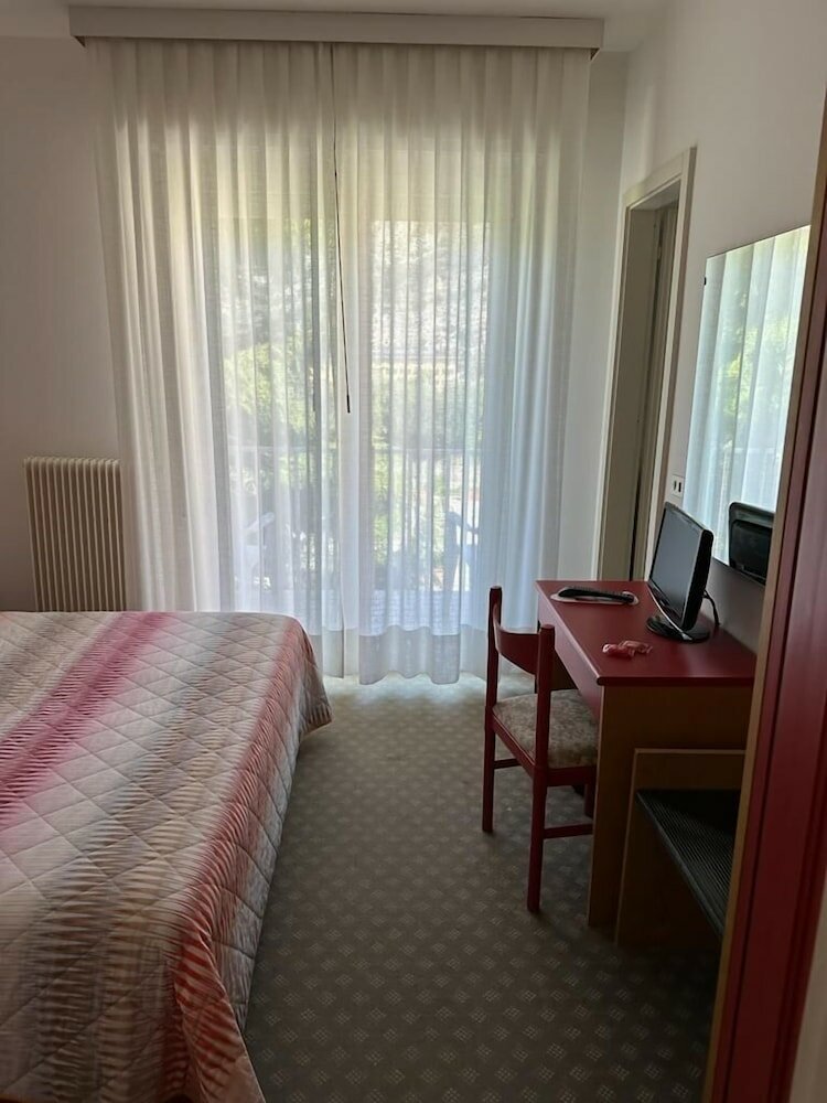 Фото Bike Garnì Villa Maria Torbole