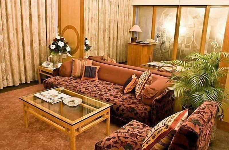 Гостиница Hotel Midtown Pritam в Мумбаи