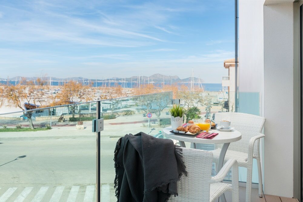 Фото Llaut Boutique Hotel