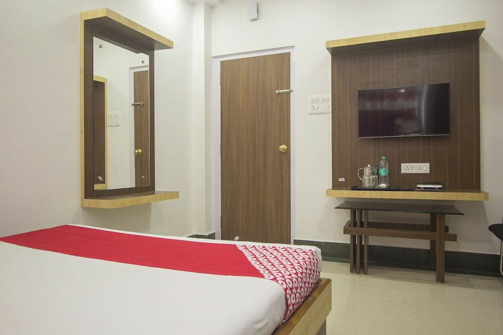 Фото Oyo 27907 Greater Kailash The Palace