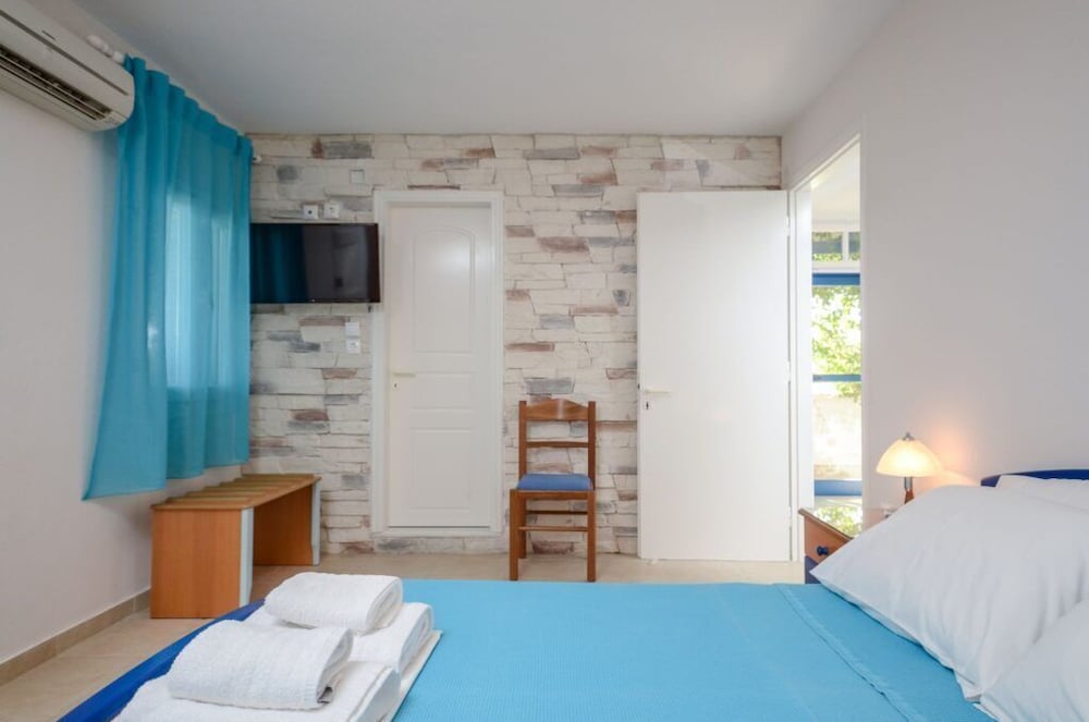 Фото Crystal Naxos 2 Apartments at Mikri Vigla