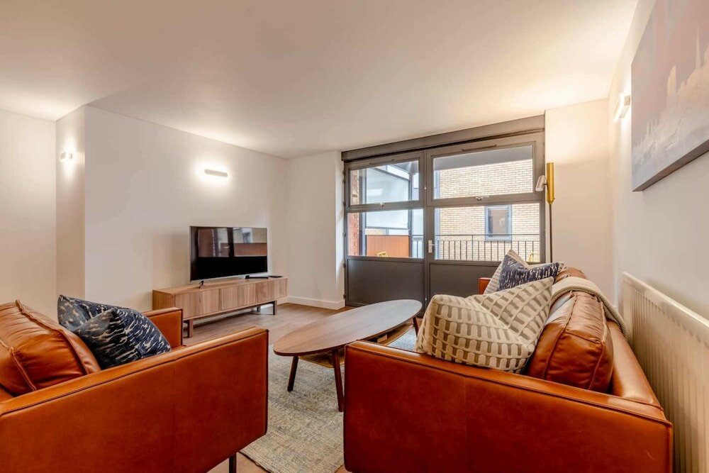 Фото Modern And Spacious 2 Bedroom in Central London