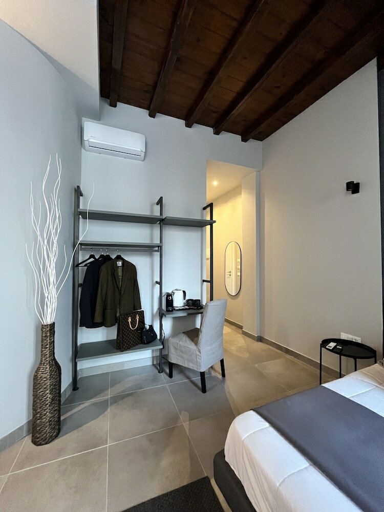 Фото Soha Piazza di Spagna Boutique