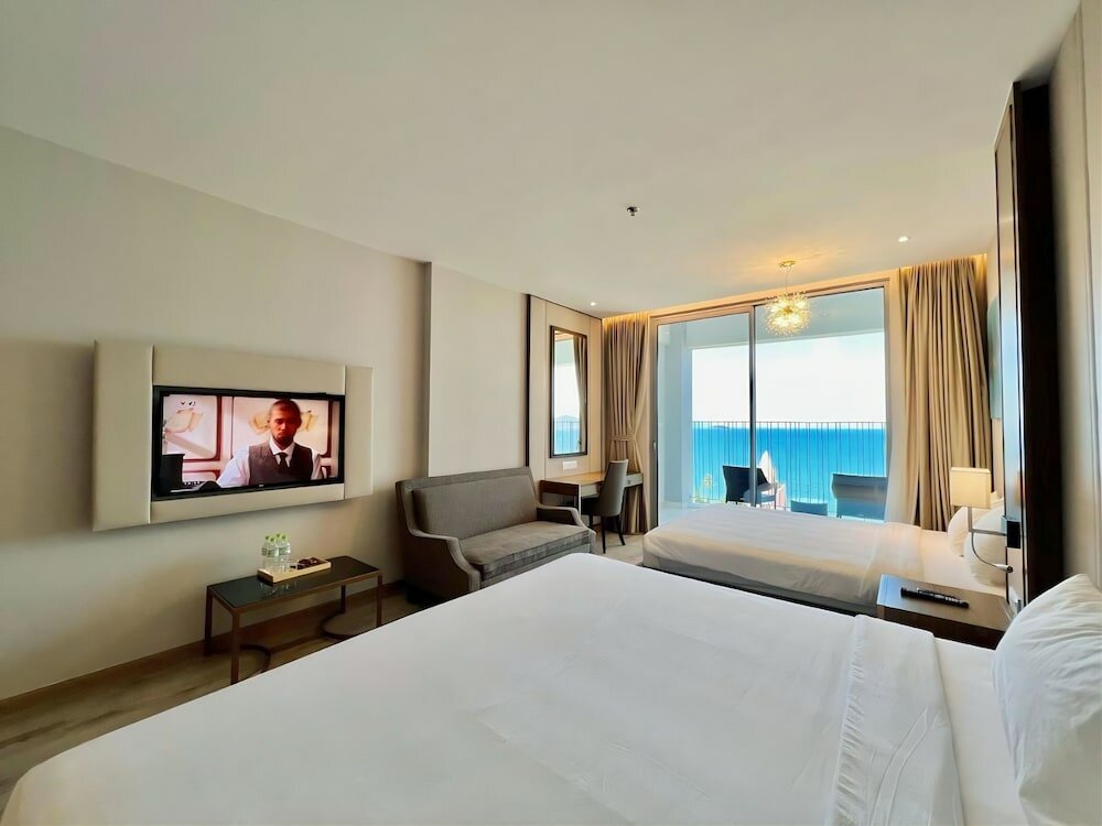 Фото Panorama Beachfront Nha Trang by Lyn Condotel