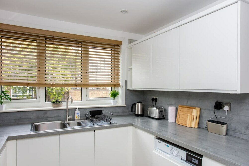 Фото Spacious 3 Bedroom Apartment With Large Balcony