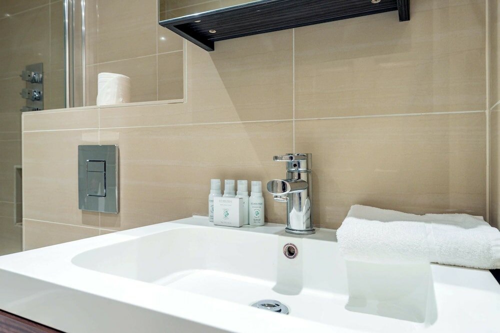 Фото Stunning 3-bed in the heart of London