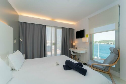 Внешний вид отеля Artiem Carlos - Adults Only в Эс-Кастеле, фото 3
