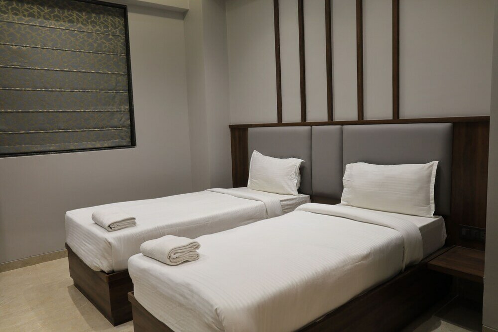 Фото StayBird - Fortune House Business Hotel