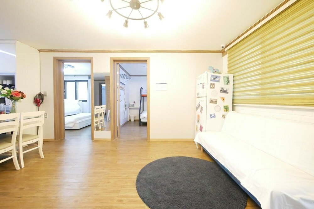 Фото Liz's House - Hostel