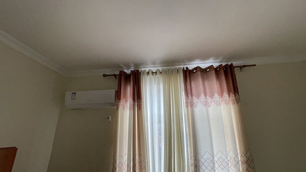 Фото Lao Tangren Restaurant & Guesthouse