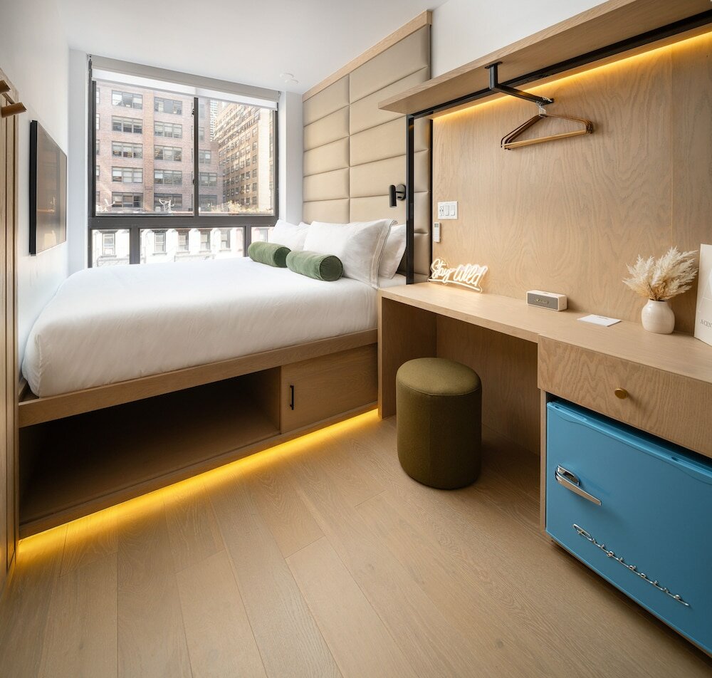 Фото Little Charlie Hotel