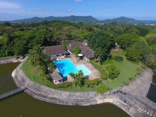 Гостиница Tamarind Lake Villa в Саттахипе