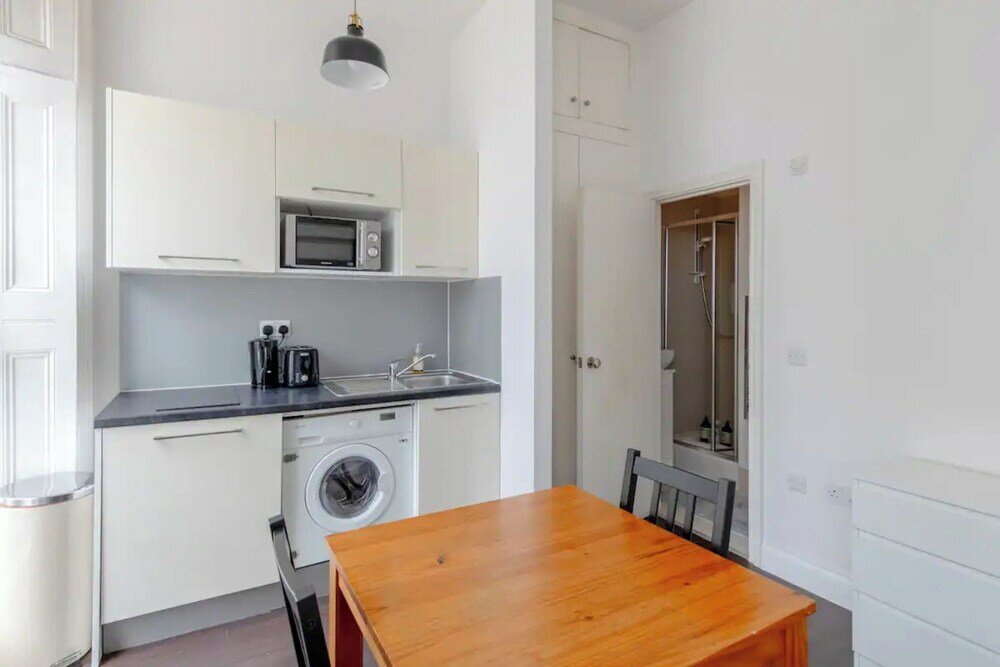 Фото Incredibly Located Studio Flat - Camden Town