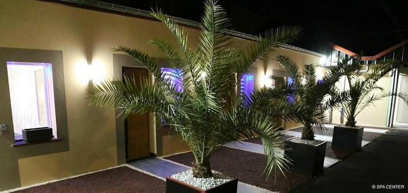 Гостиница SPA Center Saint-Quentin в Сен-Кантене