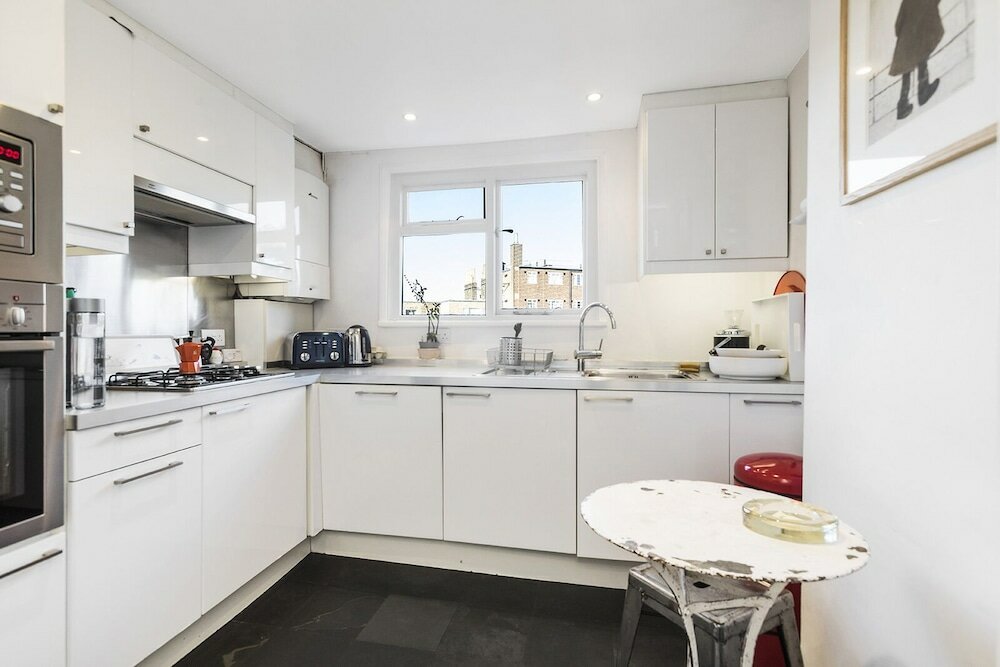 Фото Well Presented one Bedroom Apartment Located in the Fabulous Notting Hill