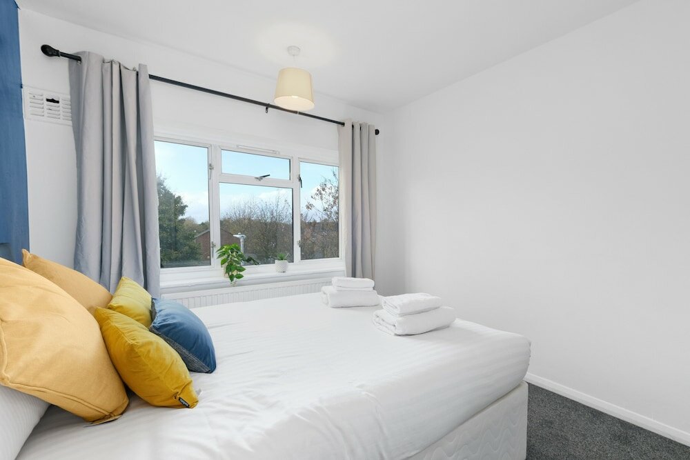 Фото Brambles House West Drayton 3 Bedroom