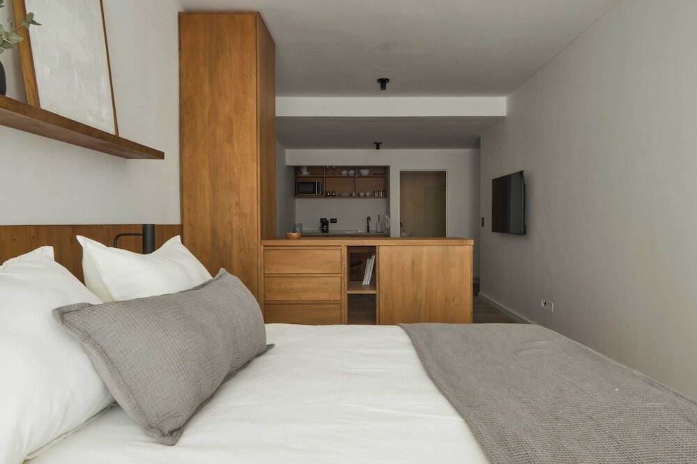 Фото Spacious modern studio