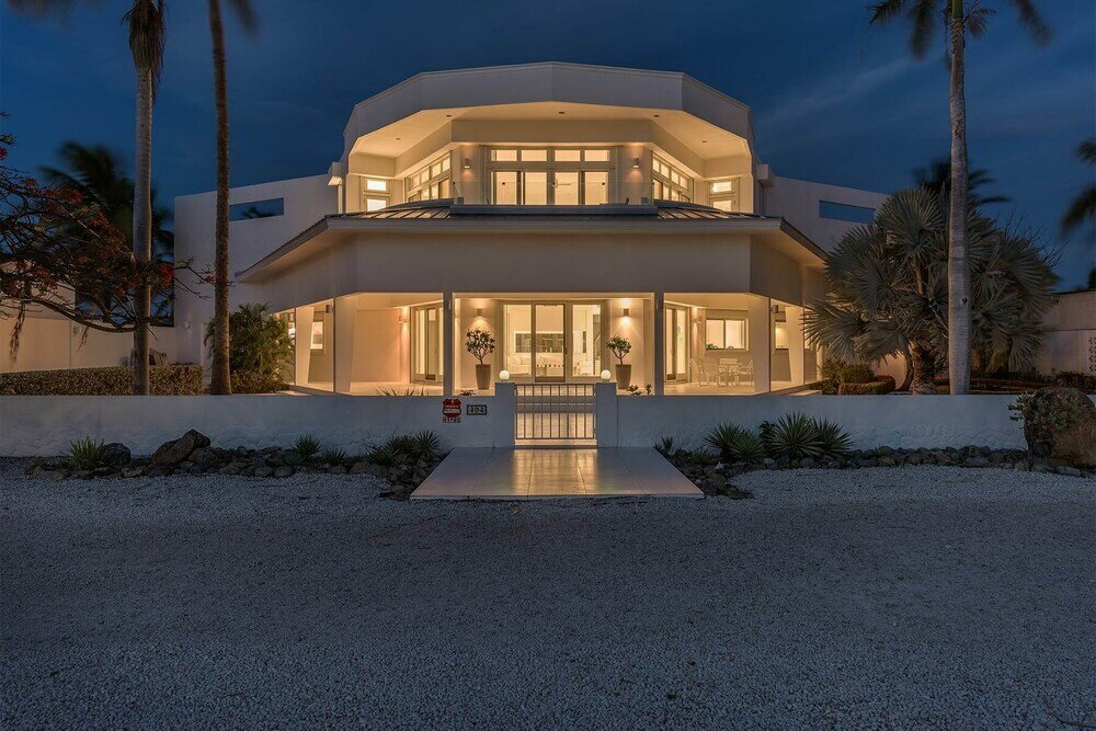 Фото Ocean Front 7-bedroom 7-bath Sunset Views Malmok!