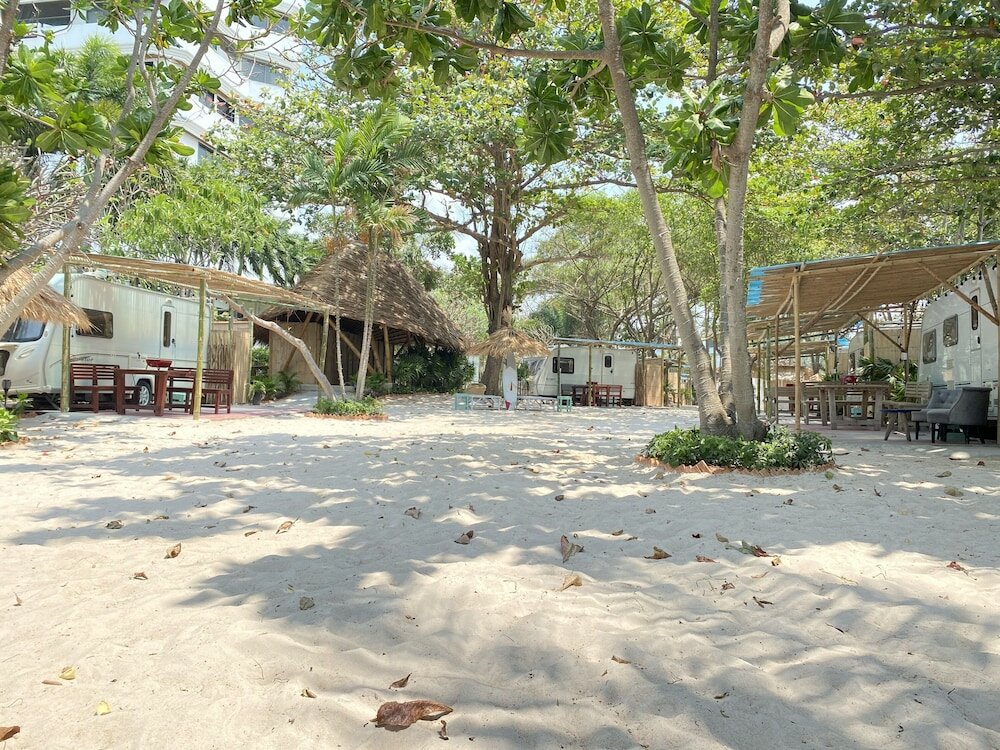 Фото Beach House Camp