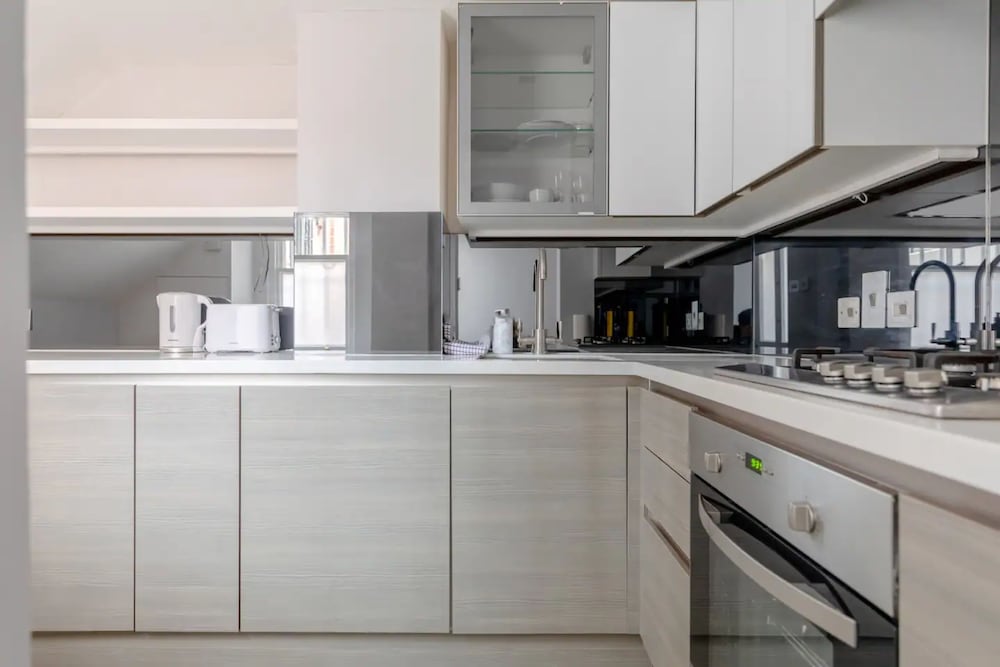 Фото Fantastically Located 1bd Flat, Knightsbridge