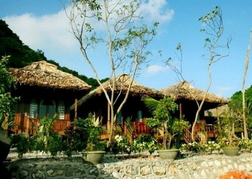 Гостиница Halong Bay Deluxe Cruise Bungalow on Island в Провинции Куангнинь