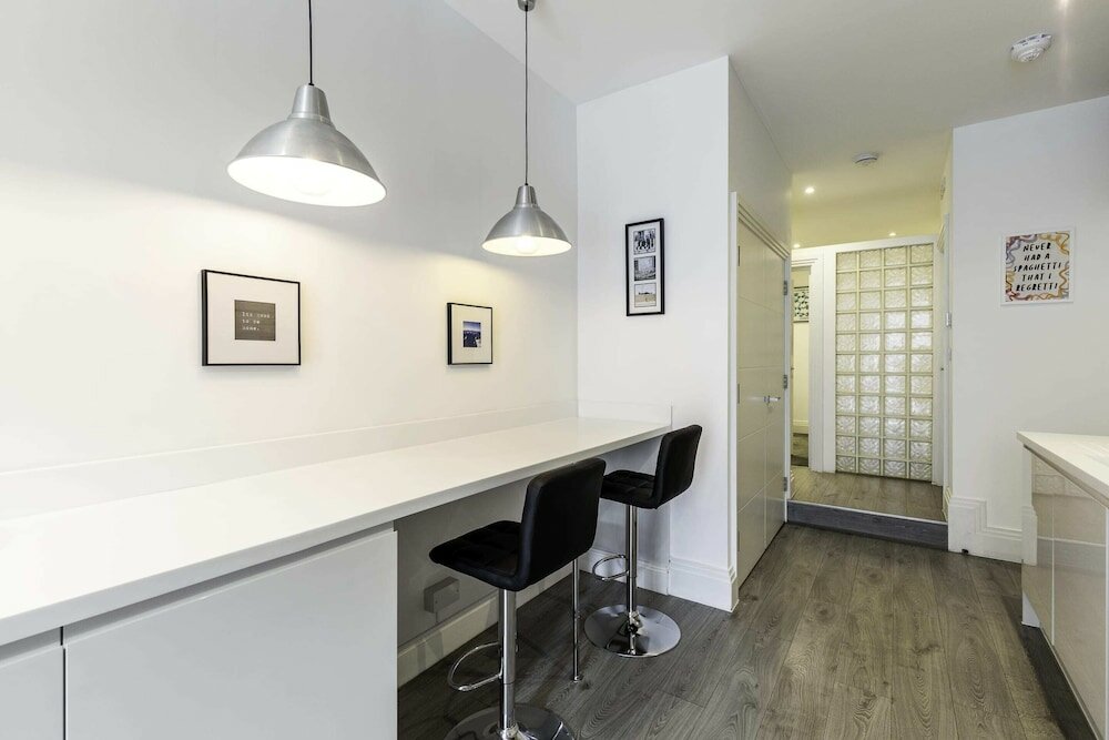 Фото Beautiful One Bed Abode In East Putney