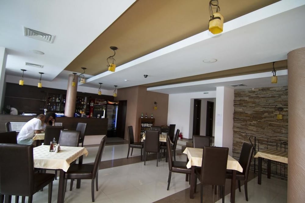 Фото Salena Plaza Hotel