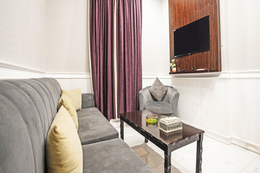 Фото Oyo 649 Al Thuraya Palace Apartments