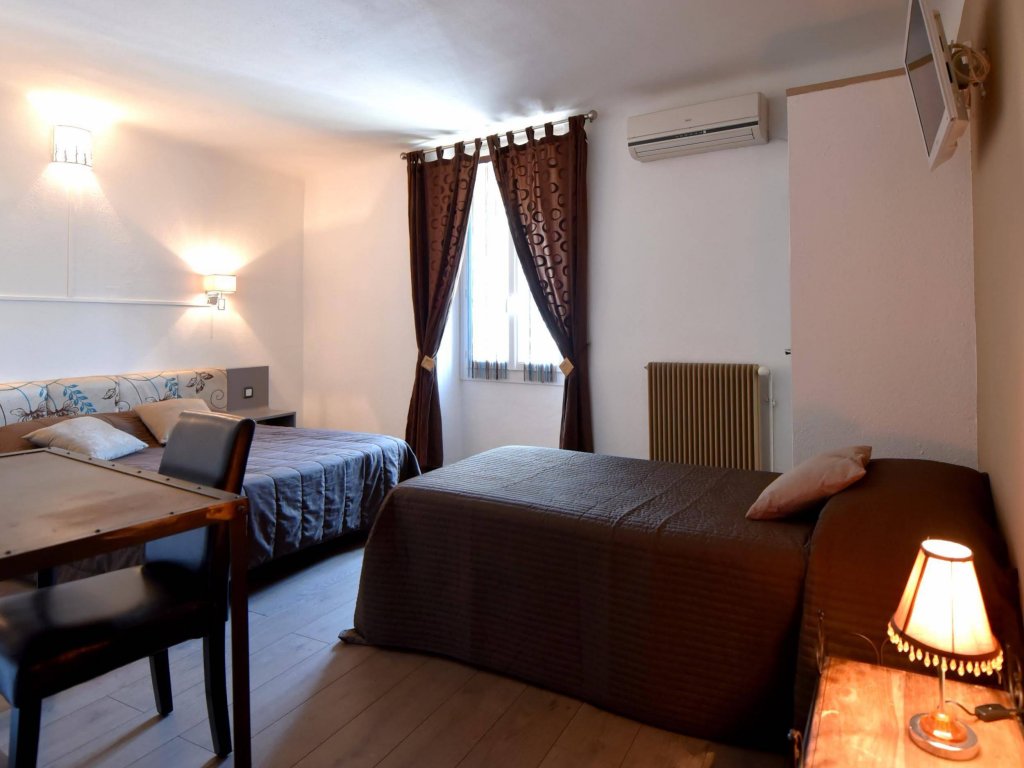 Фото La Bastide d'Entraigues