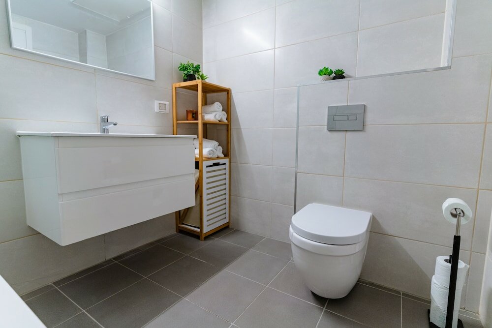 Фото Modern with Balcony Over Looking the Sea