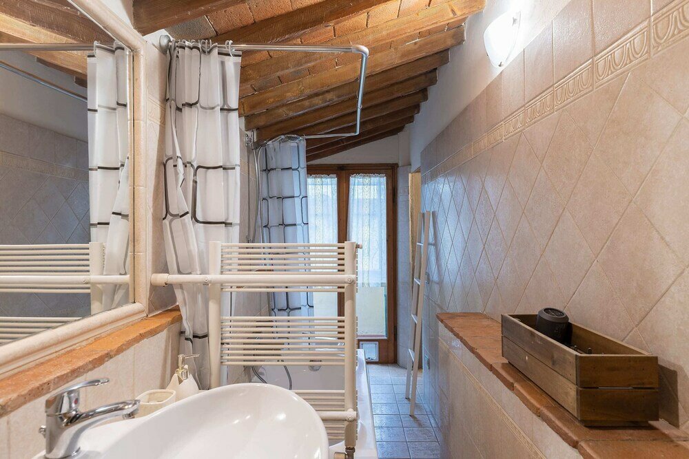 Фото Sanzanobi Nest-hosted by Sweetstay