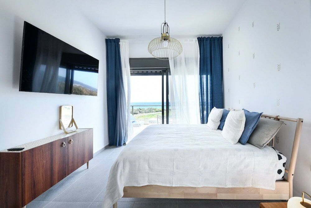 Фото High Class 6br Achziv apartment