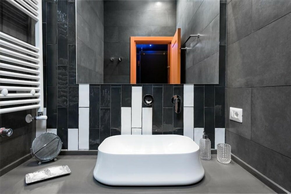 Фото Circle In The Square