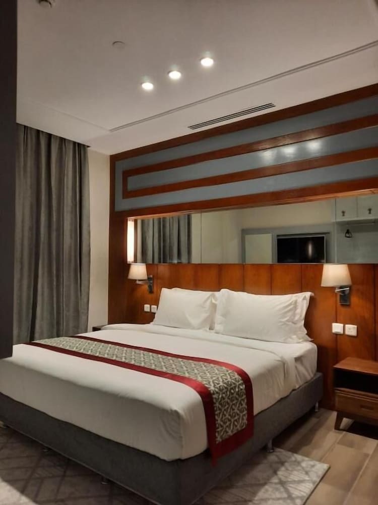 Фото Biz Hotel Apartments