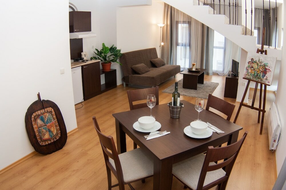 Фото Ruby Tower Apartments