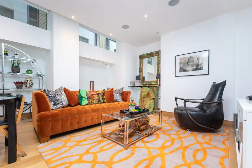 Фото Luxurious 2 Bedroon Flat in the Heart of London