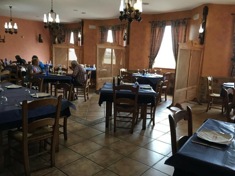 Фото Hostal Mesón Arboleas