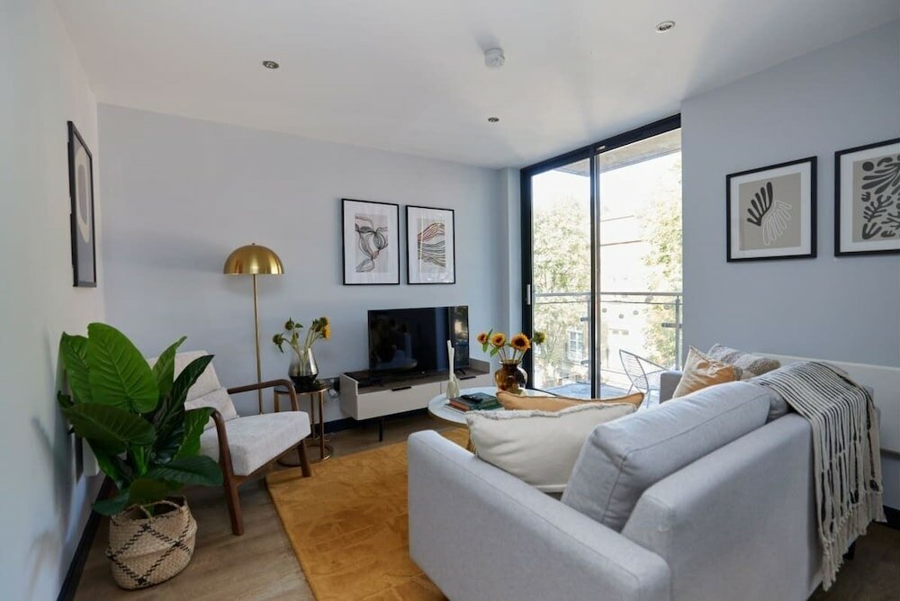 Фото The Whitechapel Place - Stunning 2bdr Flat With Balcony