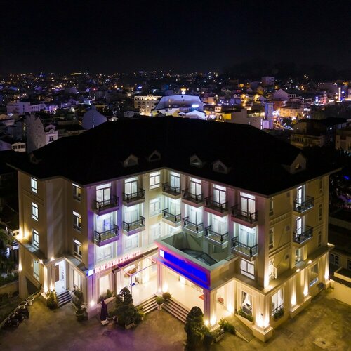 Гостиница BomBo Dalat Hotel в Далате