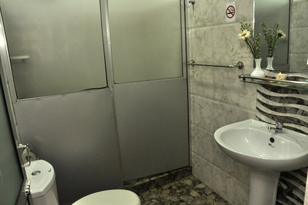 Фото New York Guest House