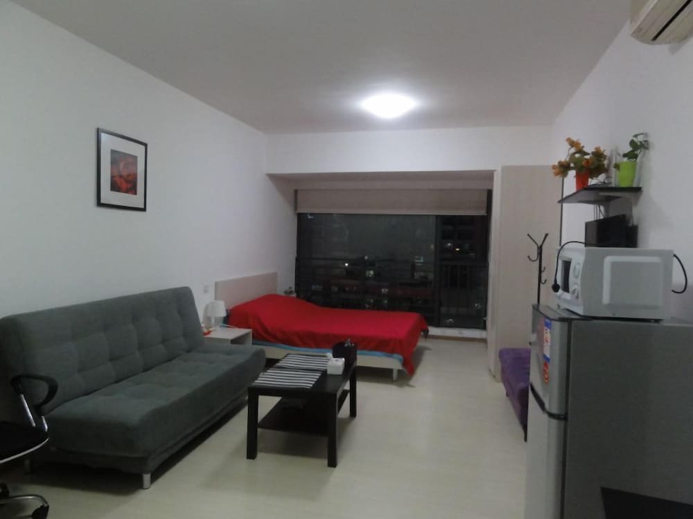 Фото Homehunter Short Term Apartment