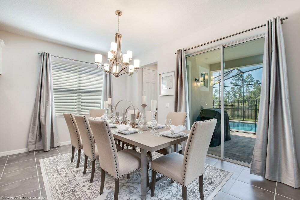 Фото Spectacular 6 Bedroom 5 Bathroom House