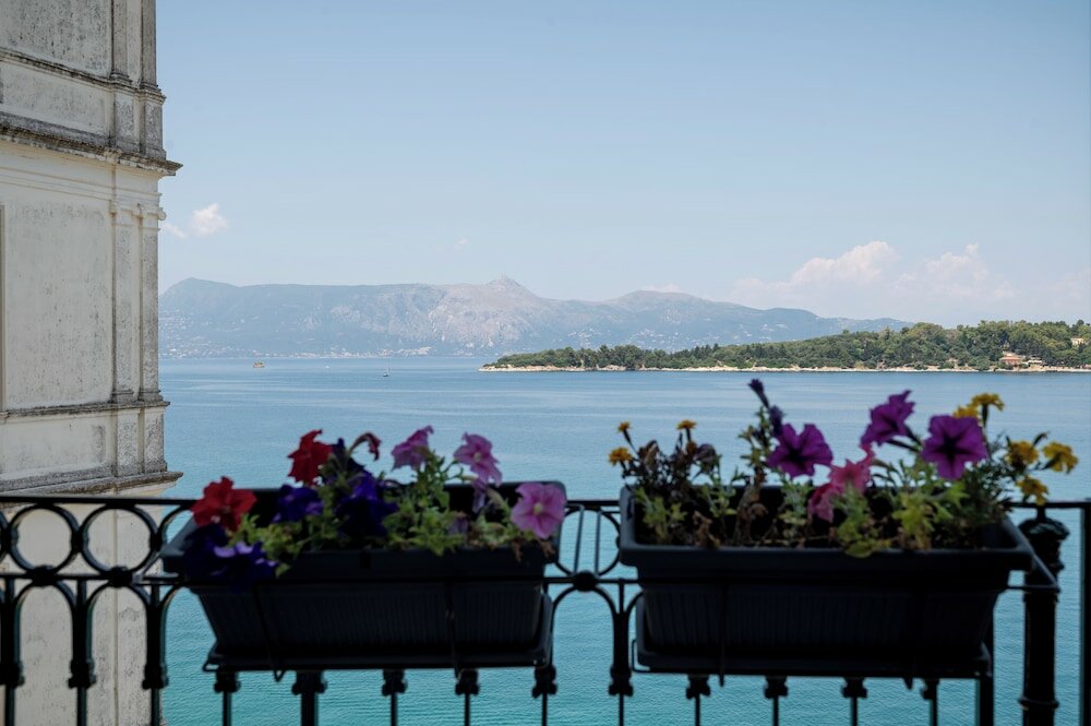 Фото Mouragia Luxury Seaview Suite by Konnect