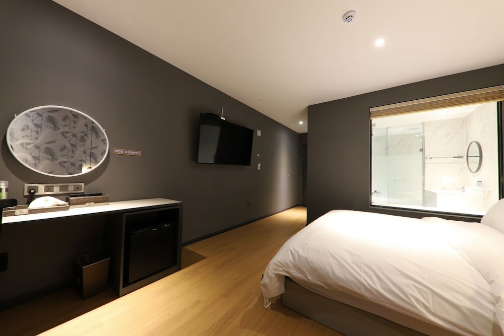 Фото Jeongja Beach Brown Dot