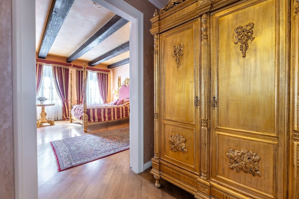 Фото Nosticova Apartments