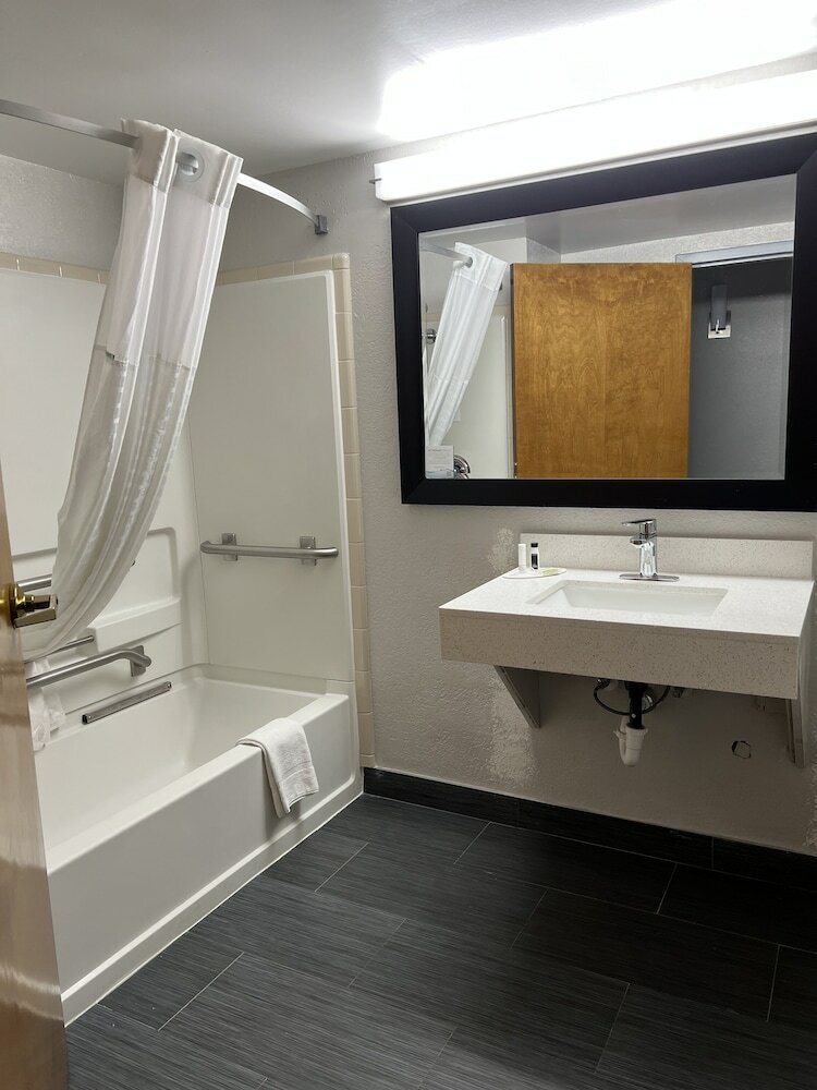 Фото Super 8 by Wyndham Clemmons/Winston-Salem Area I-40