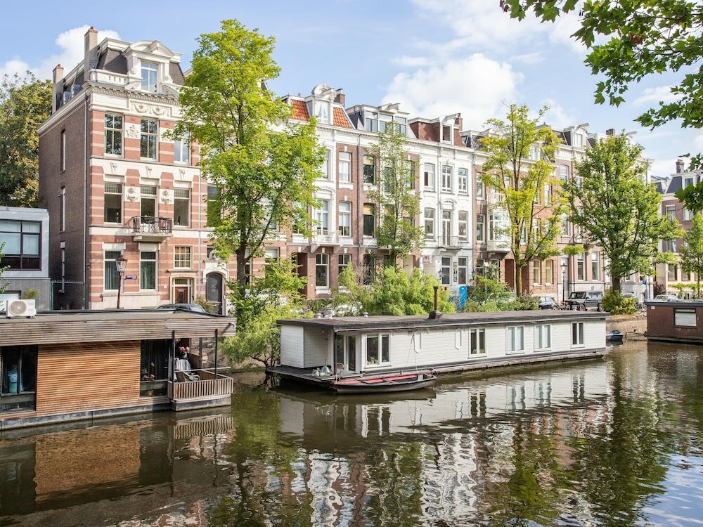 Фото Limehome Amsterdam Hemonystraat