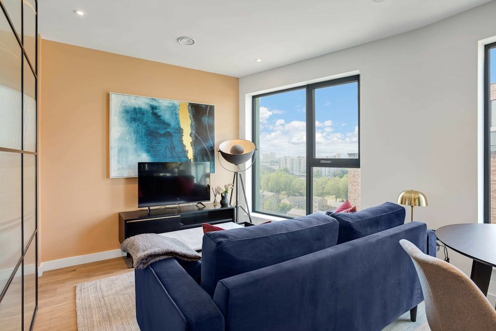 Фото Sleek and Stylish Studio Apartment