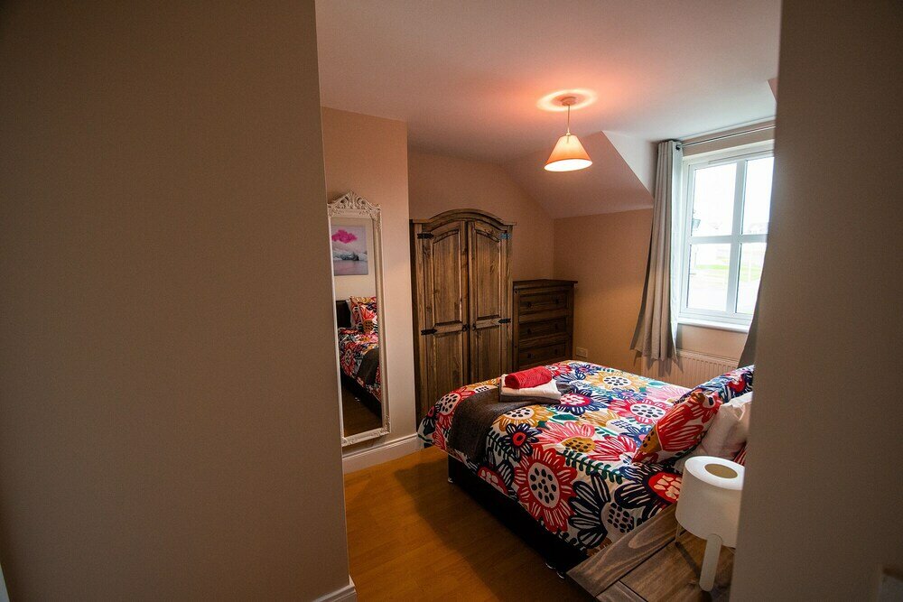 Фото Modern Central Three Bedroom House